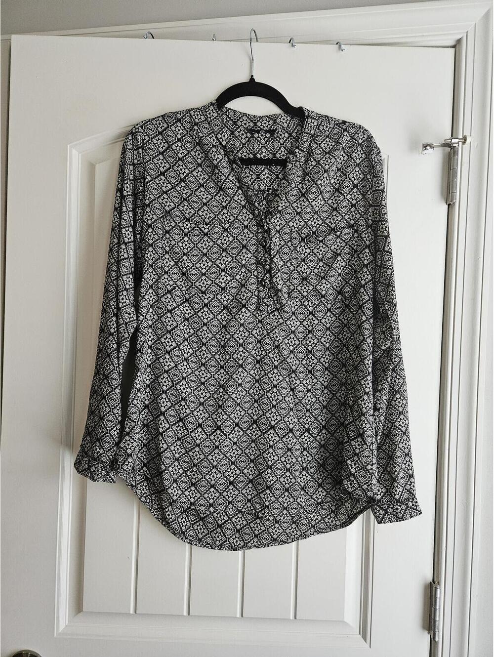 Holister Black and White Patterned Long Sleeve Boho Tunic Blouse